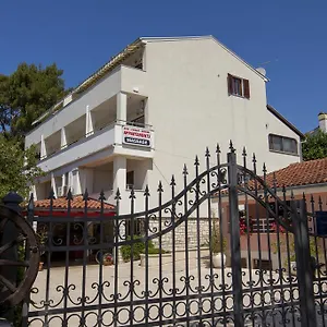 Ban Apartment